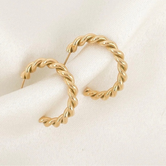 18K Gold Plated Twist Texture Hoop Earrings - Picture 3 of 8